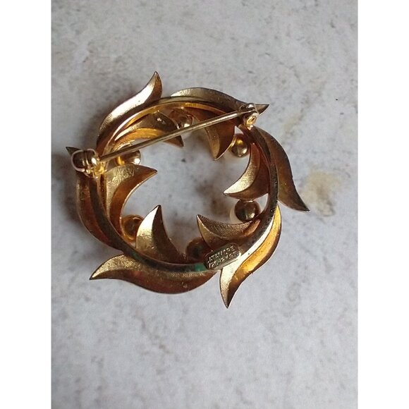 Vintage Gold Tone Pearl Wreath Brooch Estate Jewelry - Picture 4 of 4